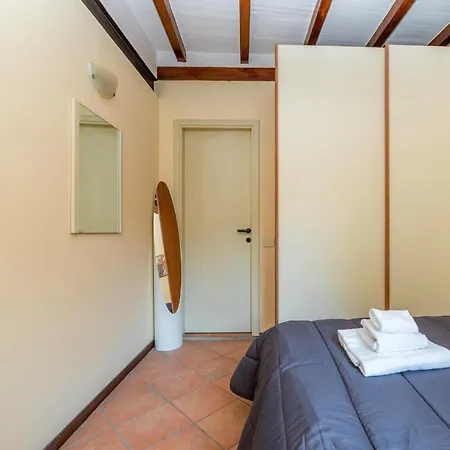 Historic Center Functional Appartement Parme